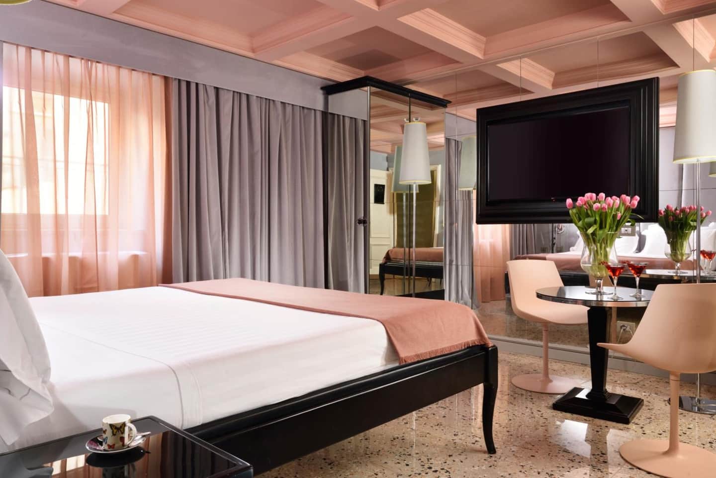 Leon's Place Hotel