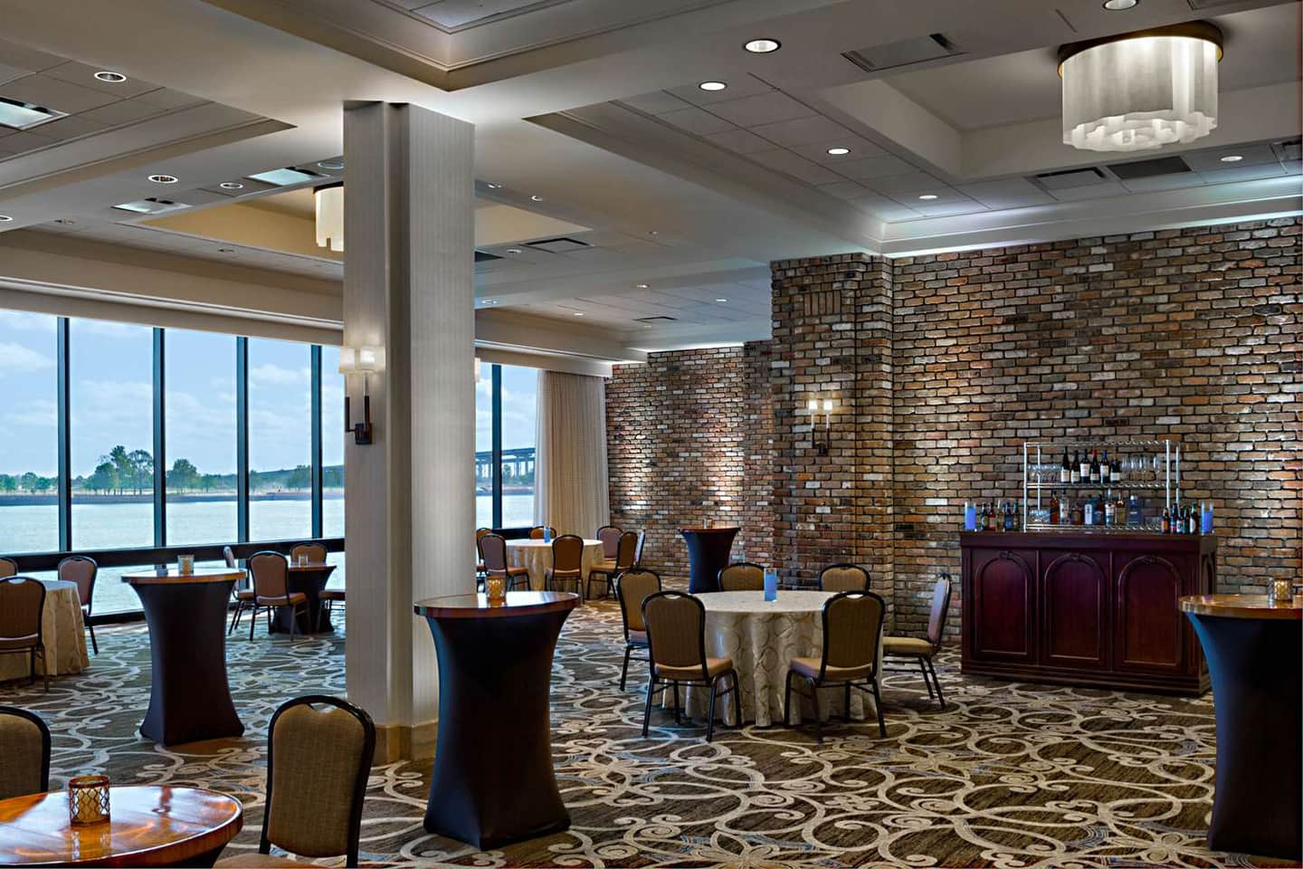 Hilton New Orleans Riverside