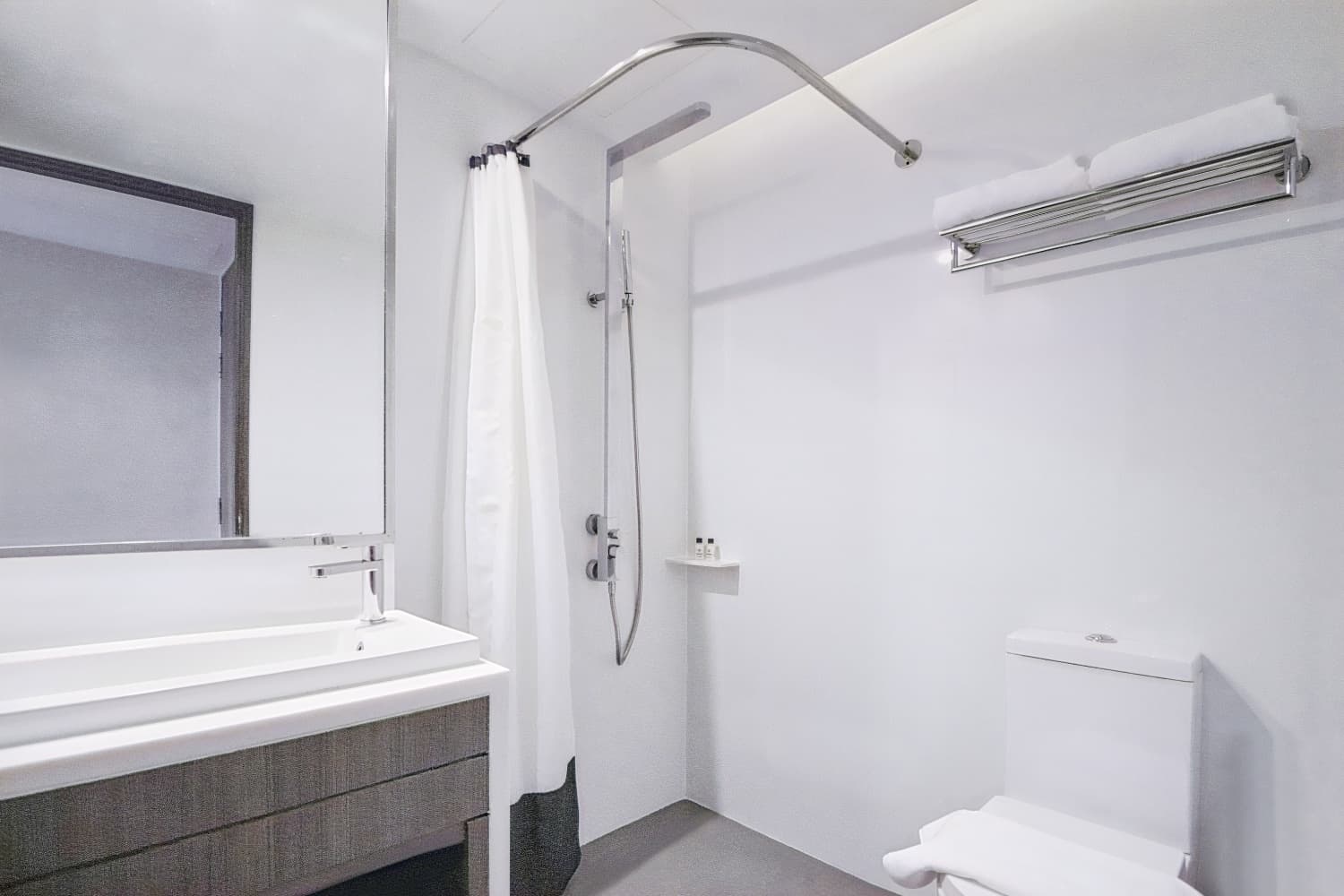 Hotel NuVe Stellar (formerly Aqueen Kitchener)