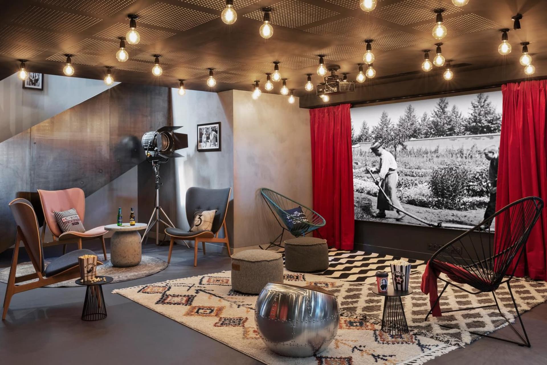 Moxy Lyon Airport