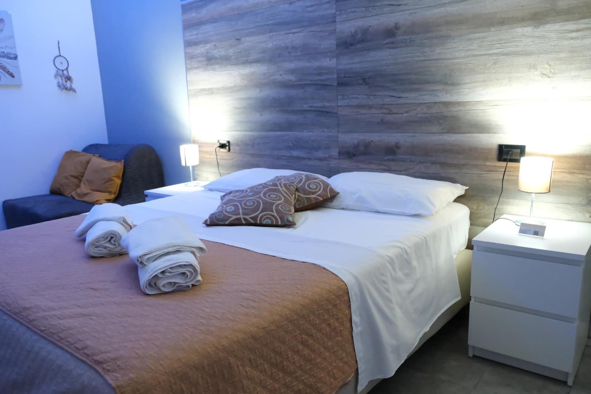 Royalty Rooms & Spa