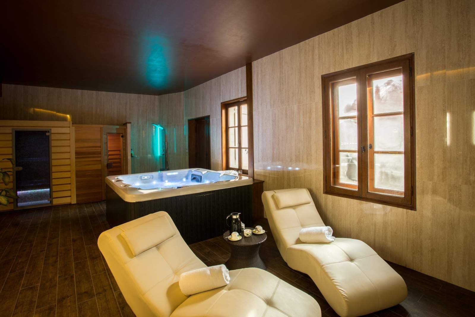 Hôtel De Greuze & Spa