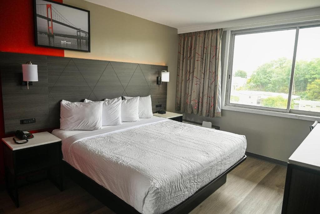 Ramada By Wyndham North Bergen