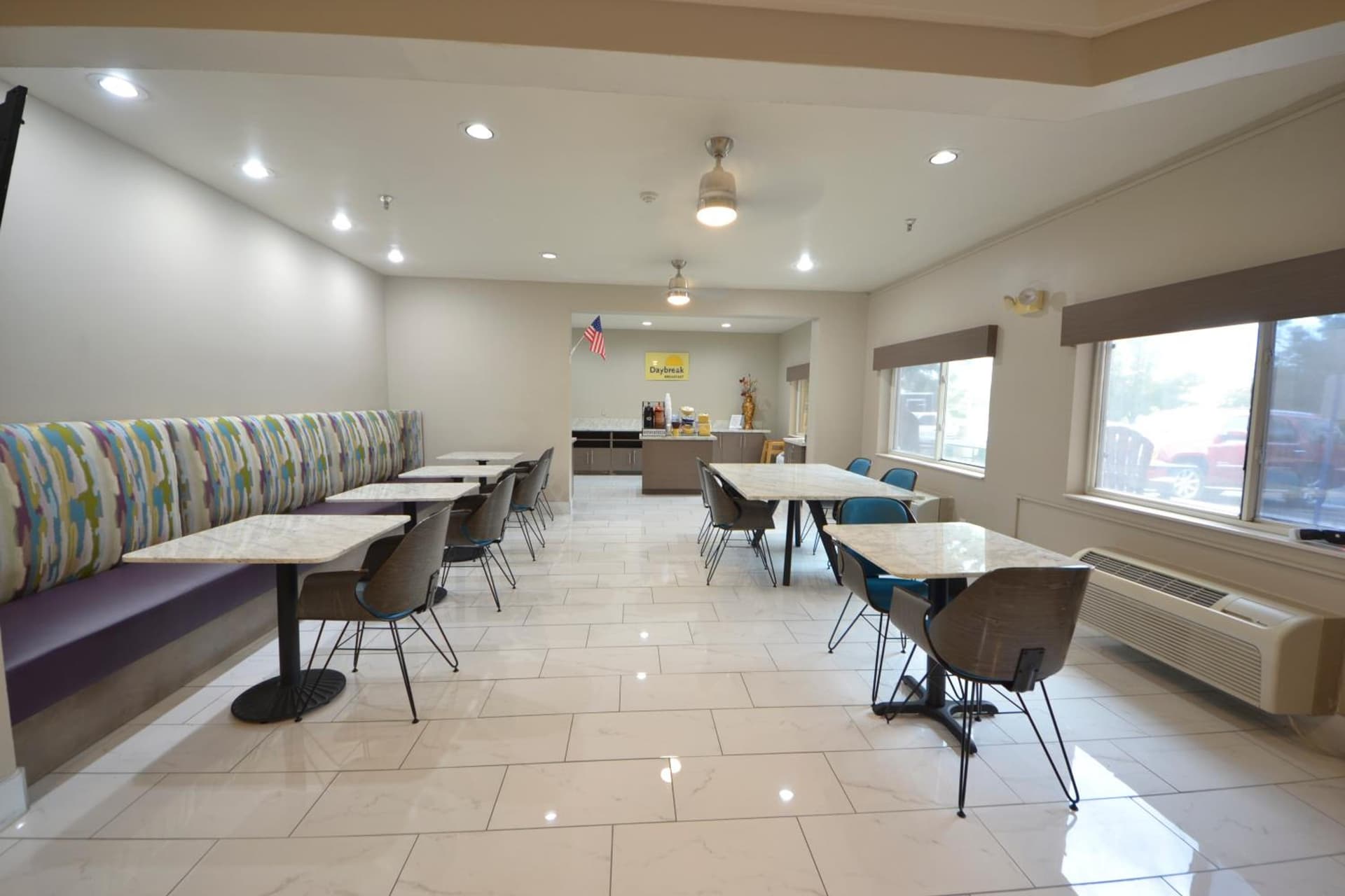 Days Inn & Suites by Wyndham Airport Albuquerque