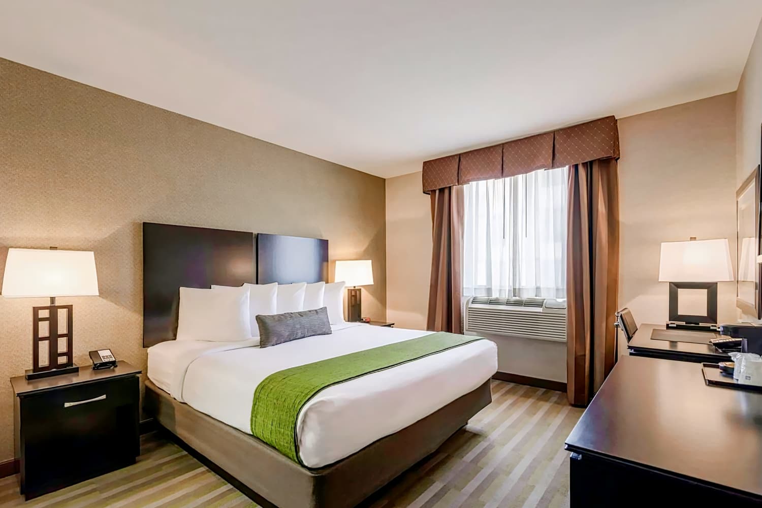 Best Western Plus Plaza Hotel