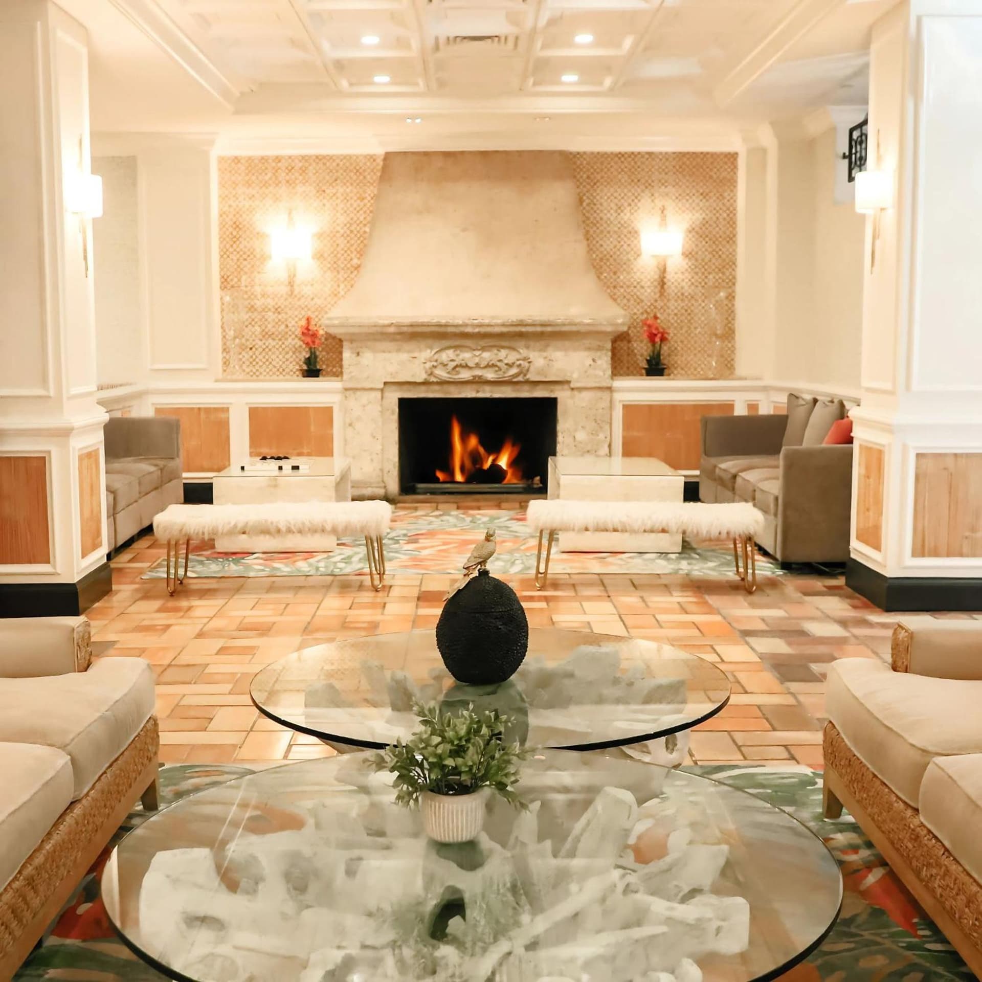Riverside Hotel