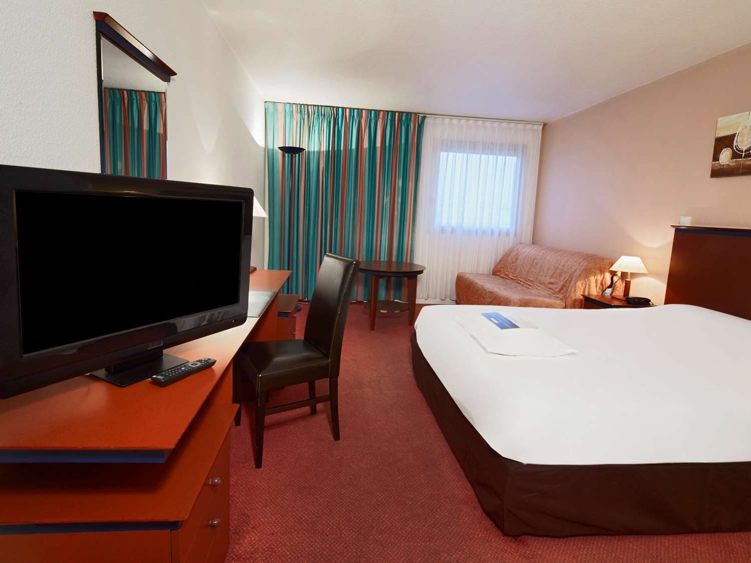 Kyriad Prestige Joinville le Pont