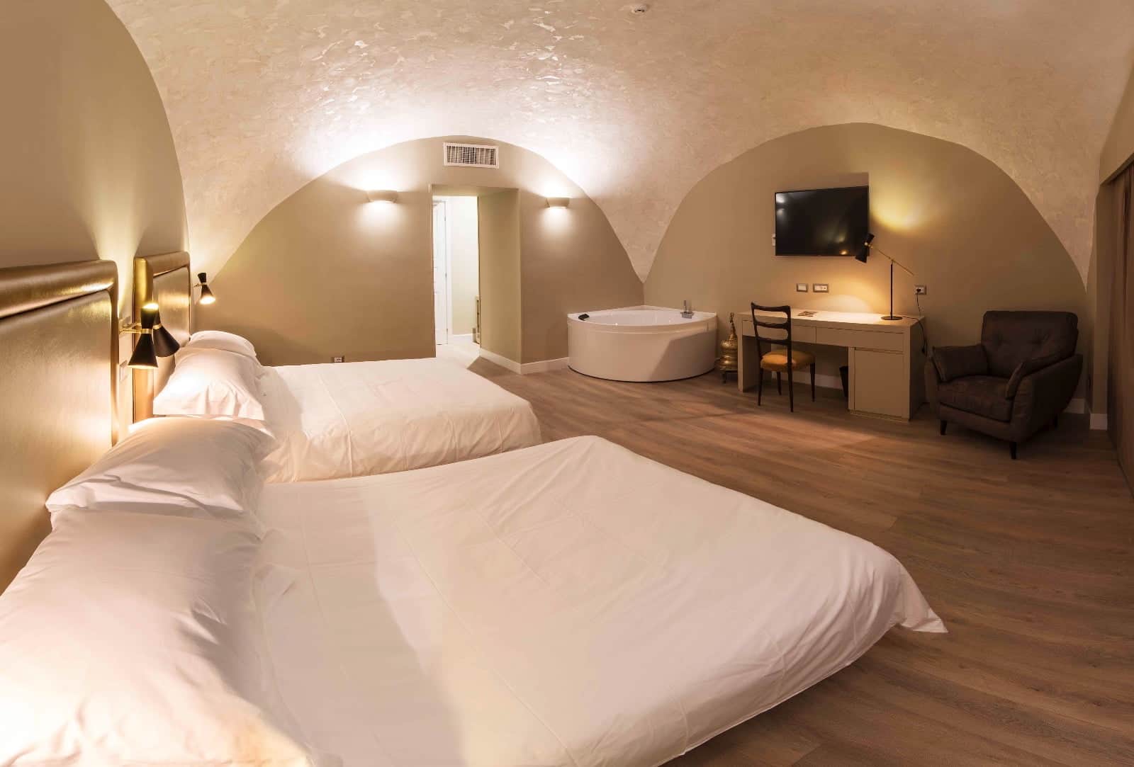 Caruso Place Boutique & Wellness Suites
