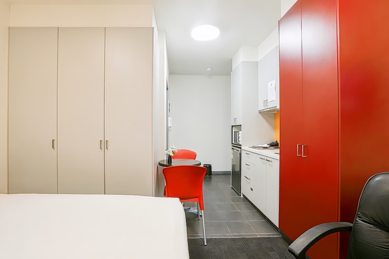 Alston Apartments Hotel