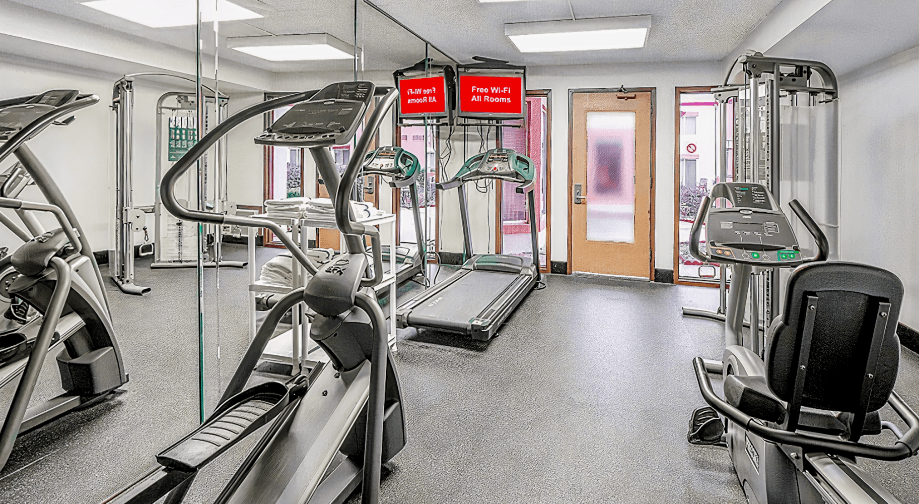 Red Roof Plus & Suites Knoxville West - Cedar Bluff