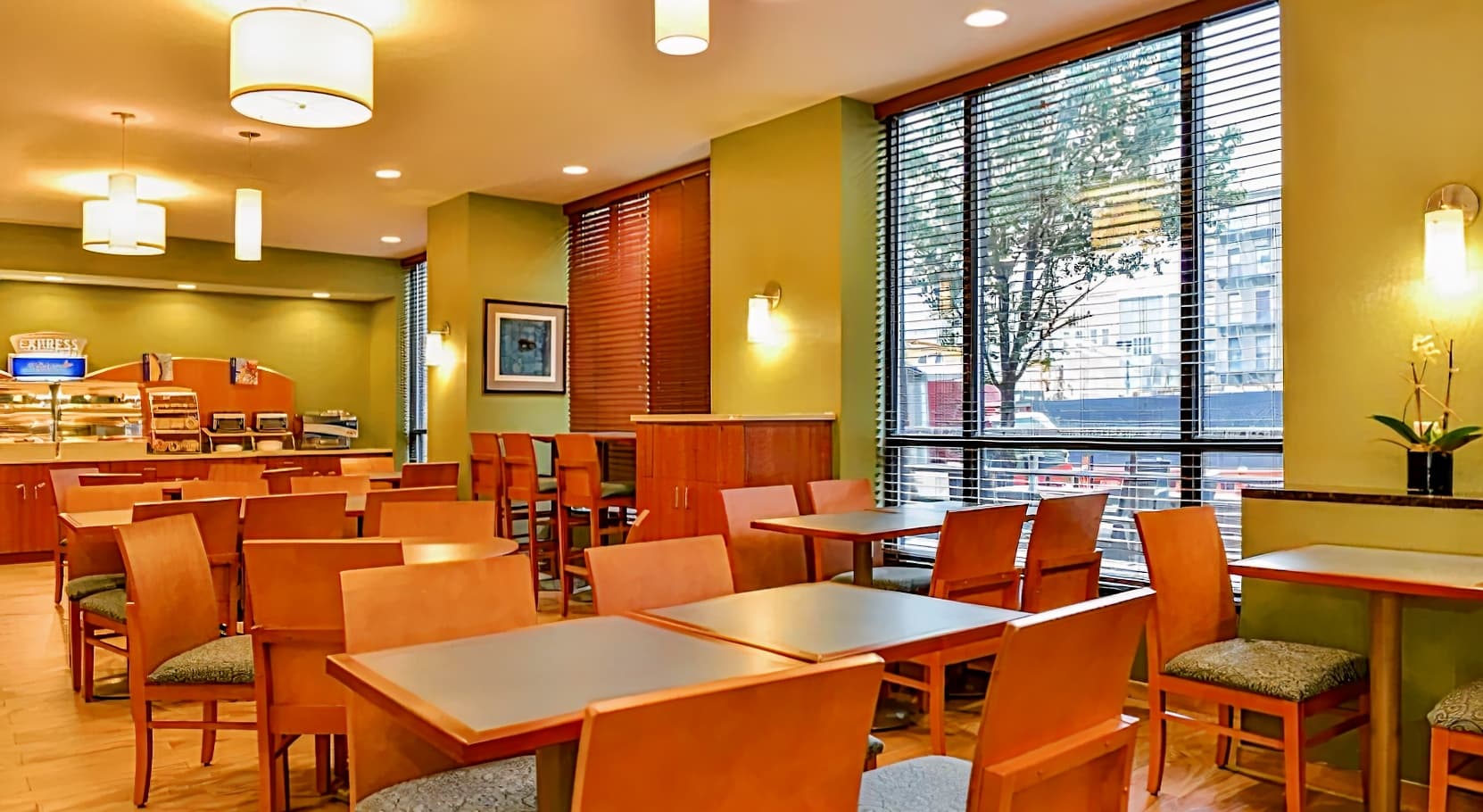 Holiday Inn Express Midtown West