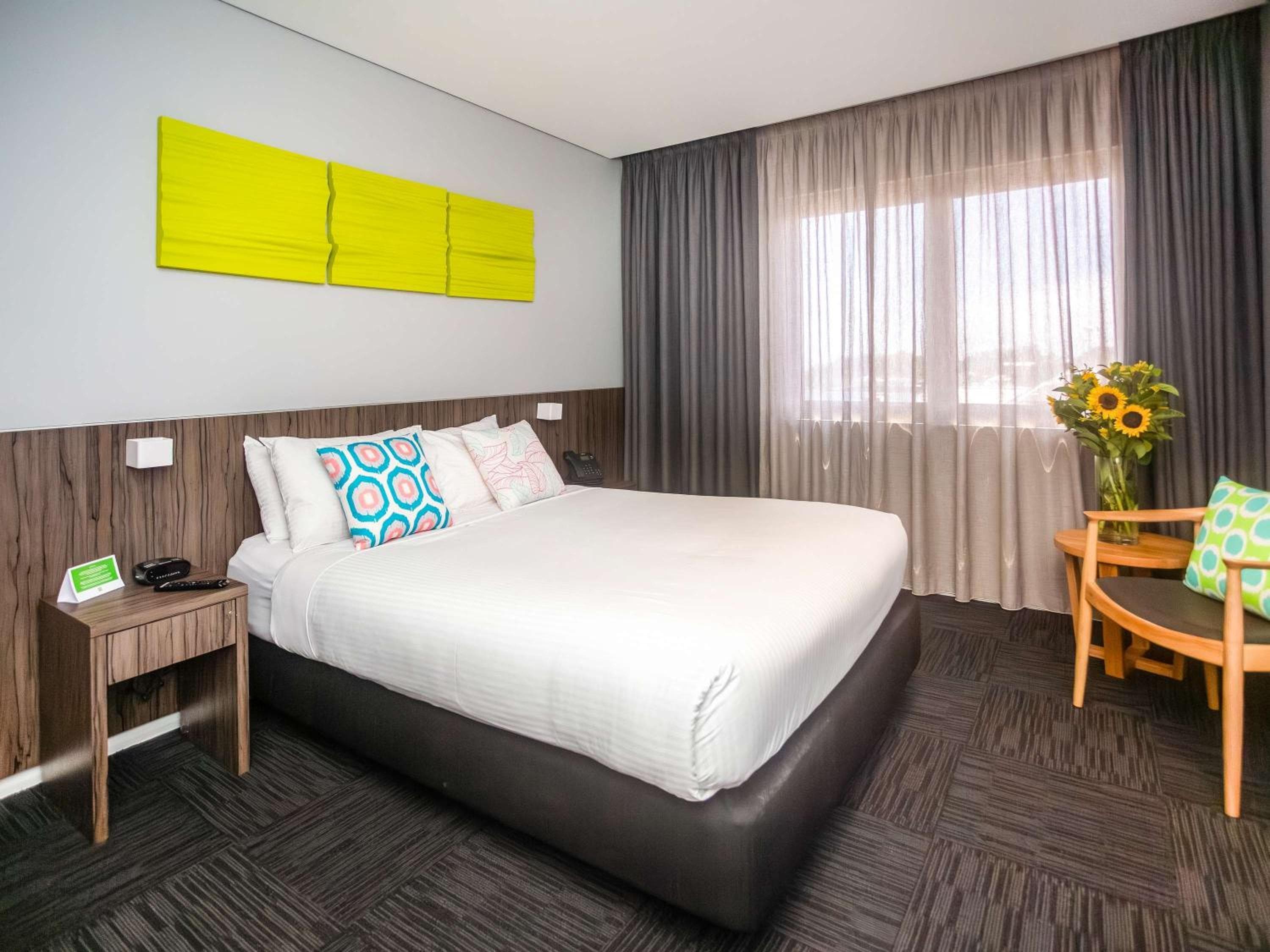 ibis Styles The Entrance