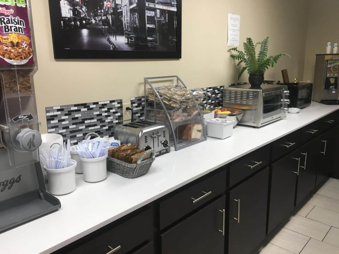 Super 8 by Wyndham Bedford DFW Airport West