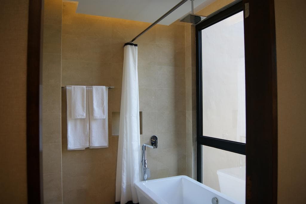 Aqueen Hotel Kitchener