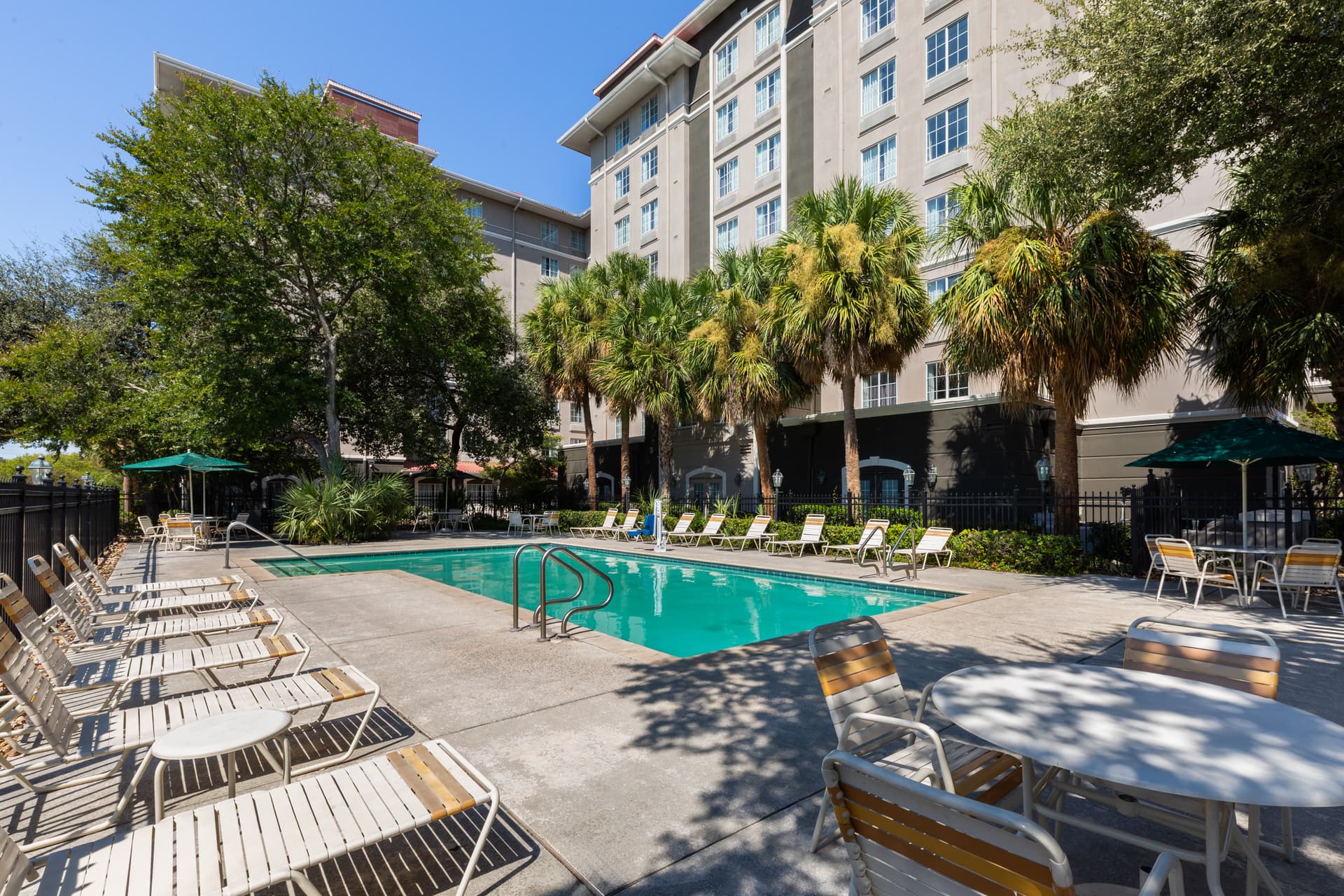 La Quinta Inn & Suites by Wyndham San Antonio Airport