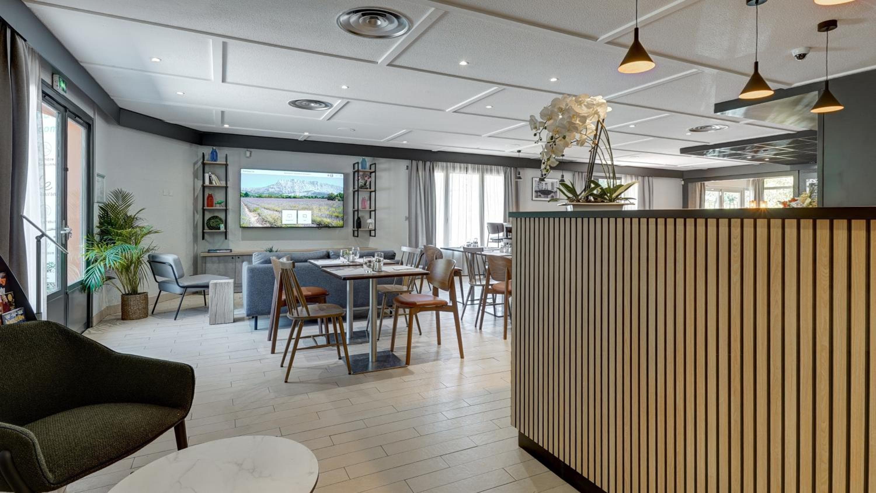 Campanile Poitiers Sud Aéroport