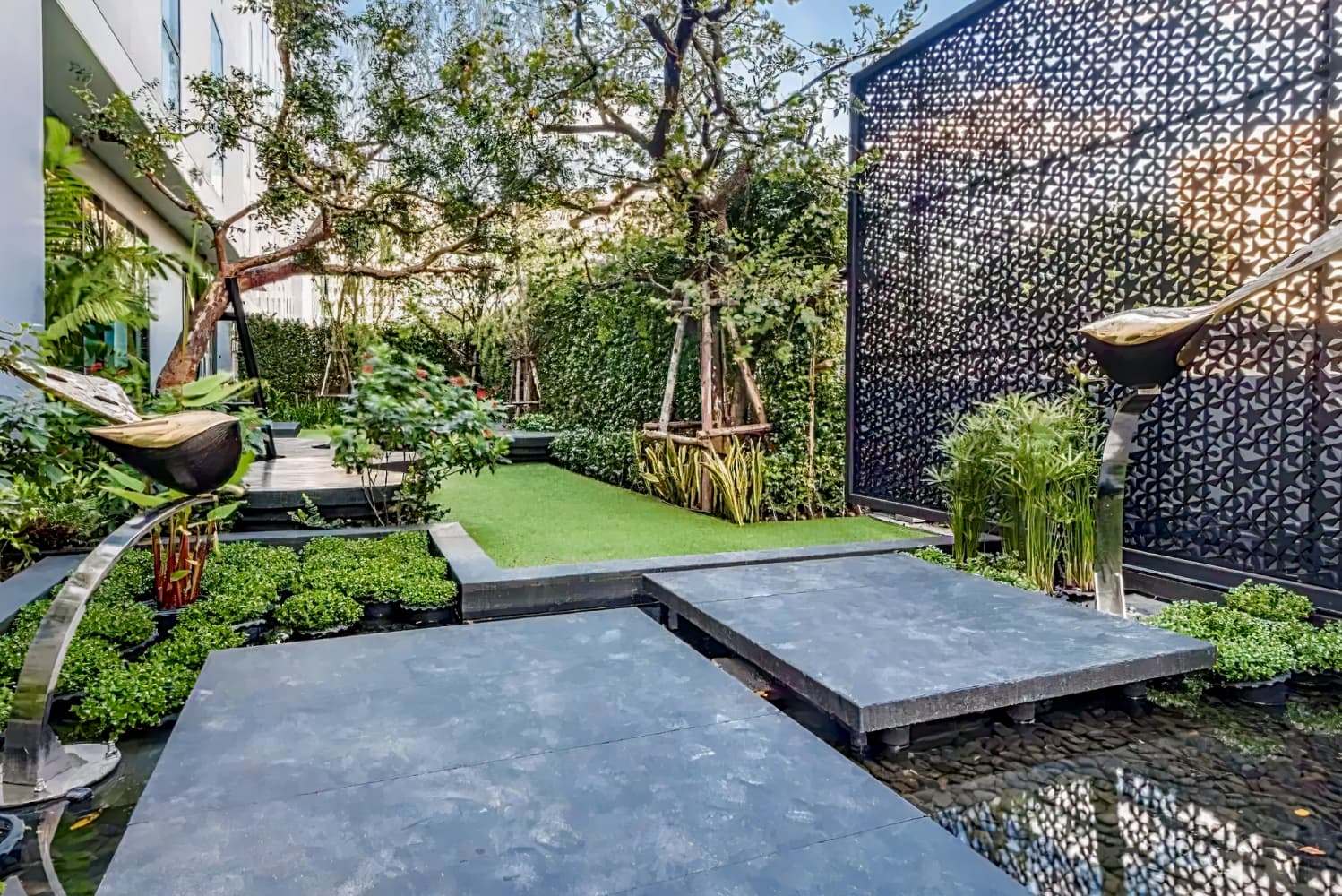 Holiday Inn Express Bangkok Soi Soonvijai, an IHG Hotel