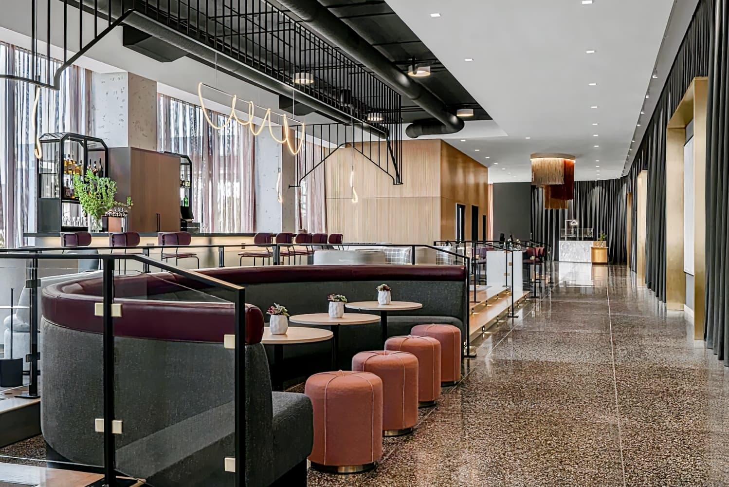 Renaissance Milwaukee West Hotel