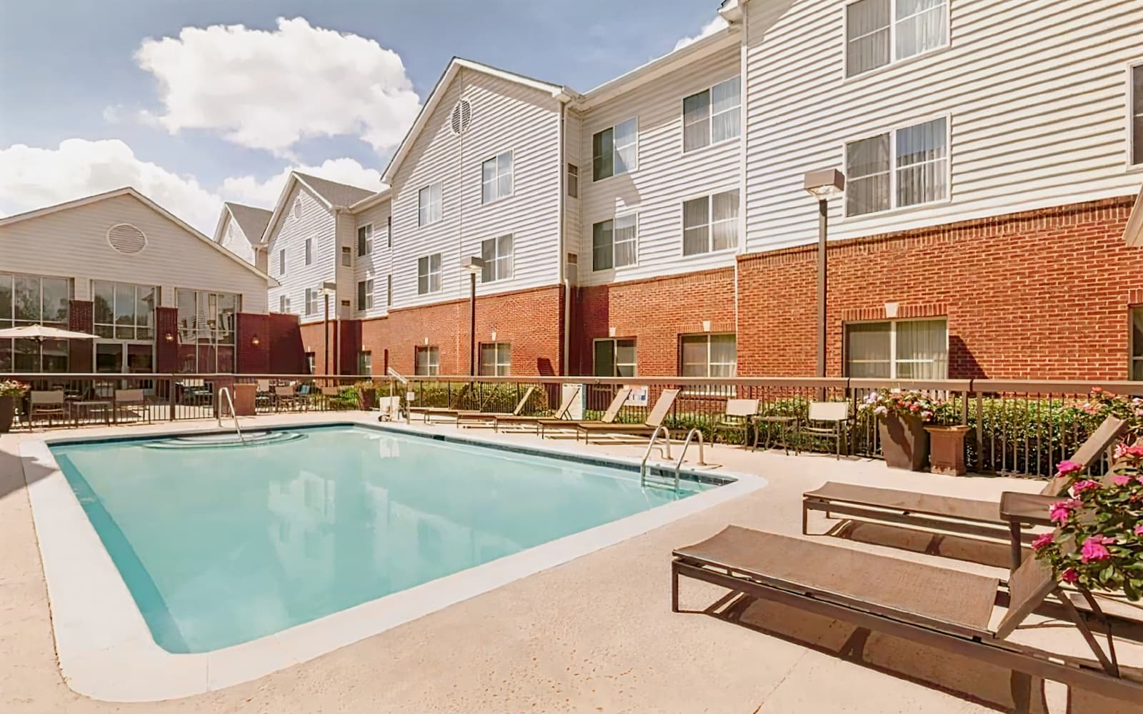 Homewood Suites by Hilton Charlotte Airport