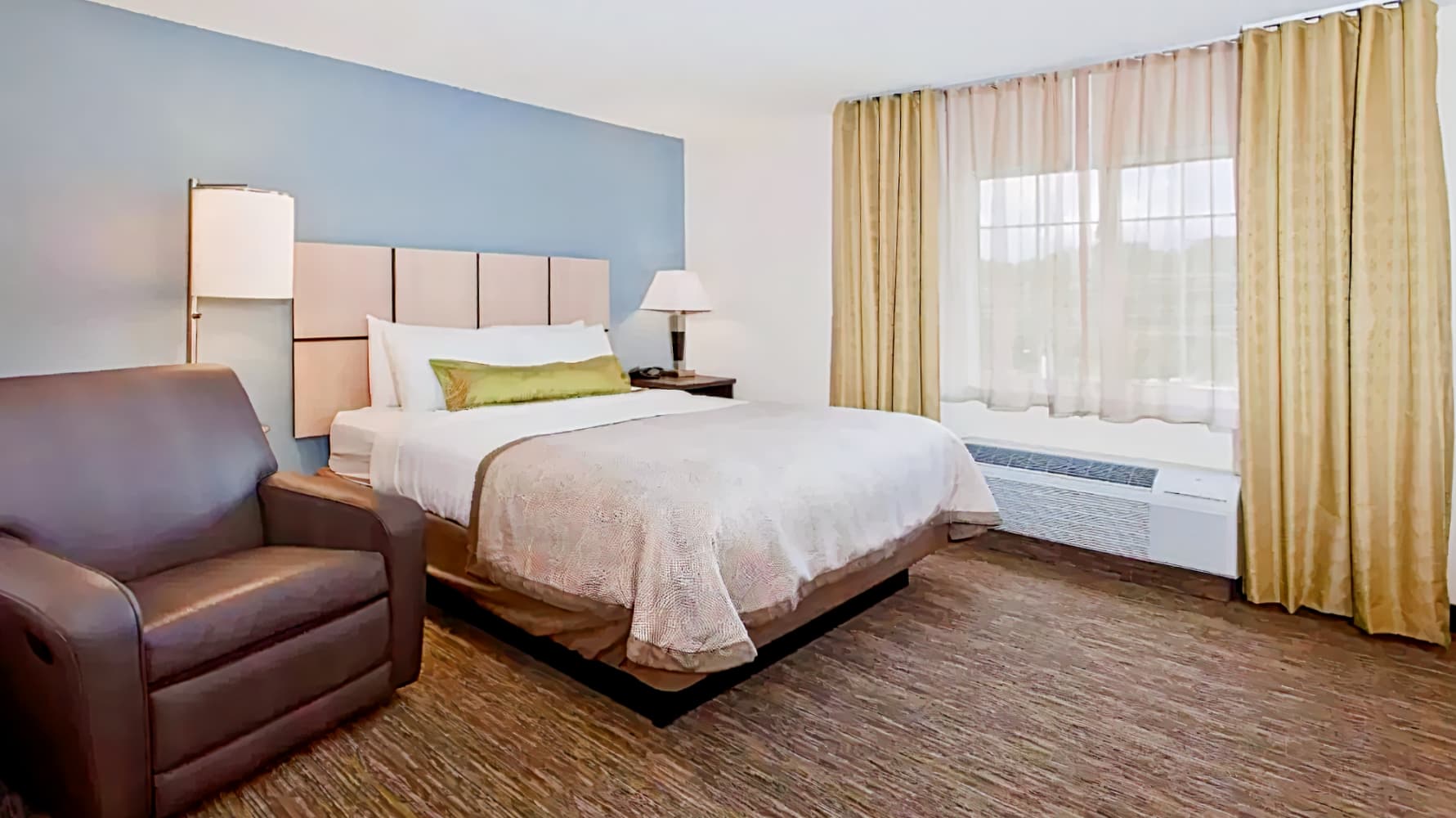 Sonesta Simply Suites Houston W Beltway