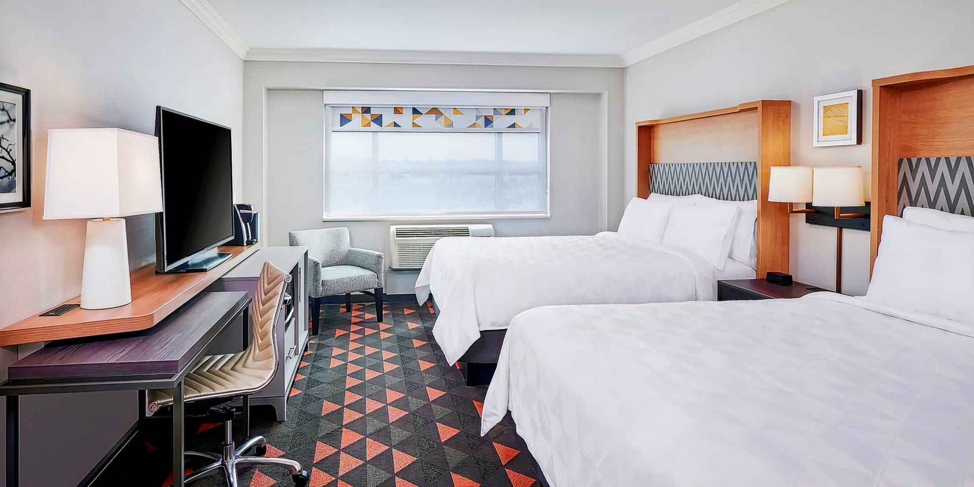 Holiday Inn & Suites Oakville at Bronte, an IHG Hotel