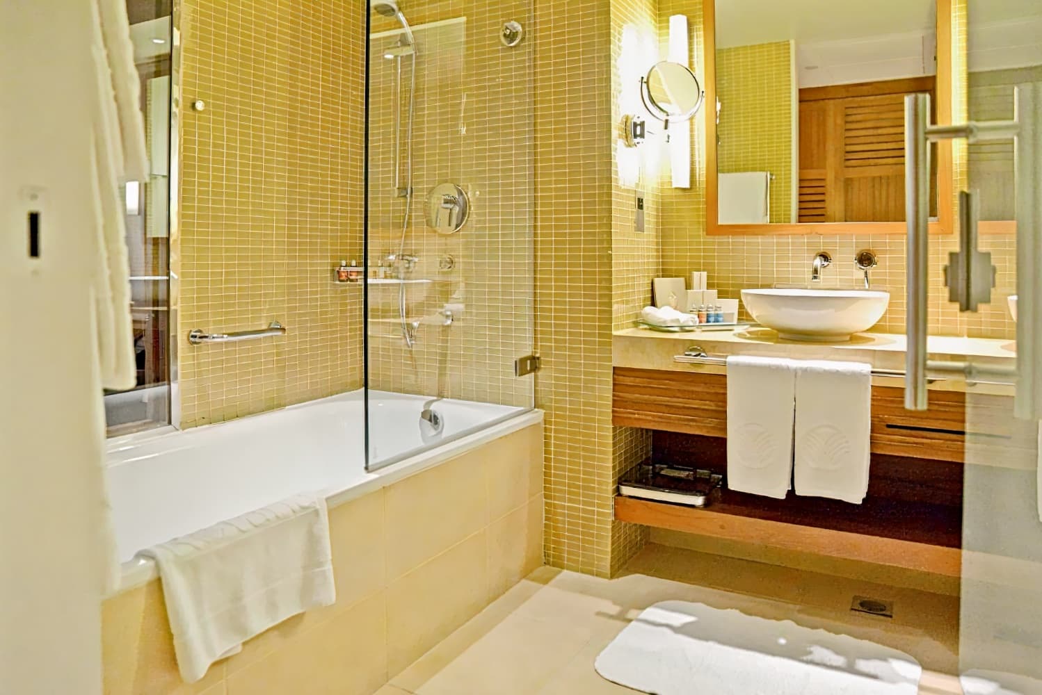 Yas Plaza Marina by IHG