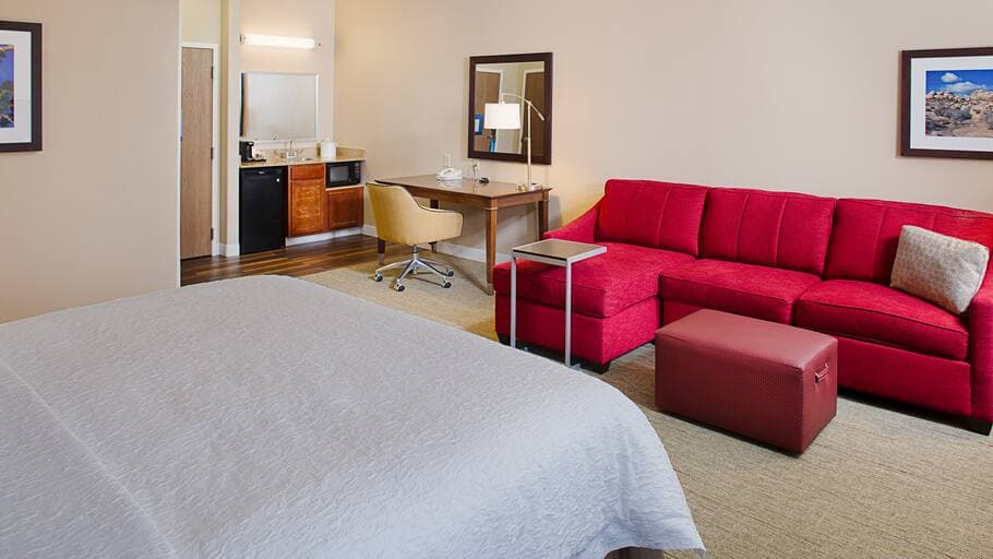 Hampton Inn & Suites Palmdale