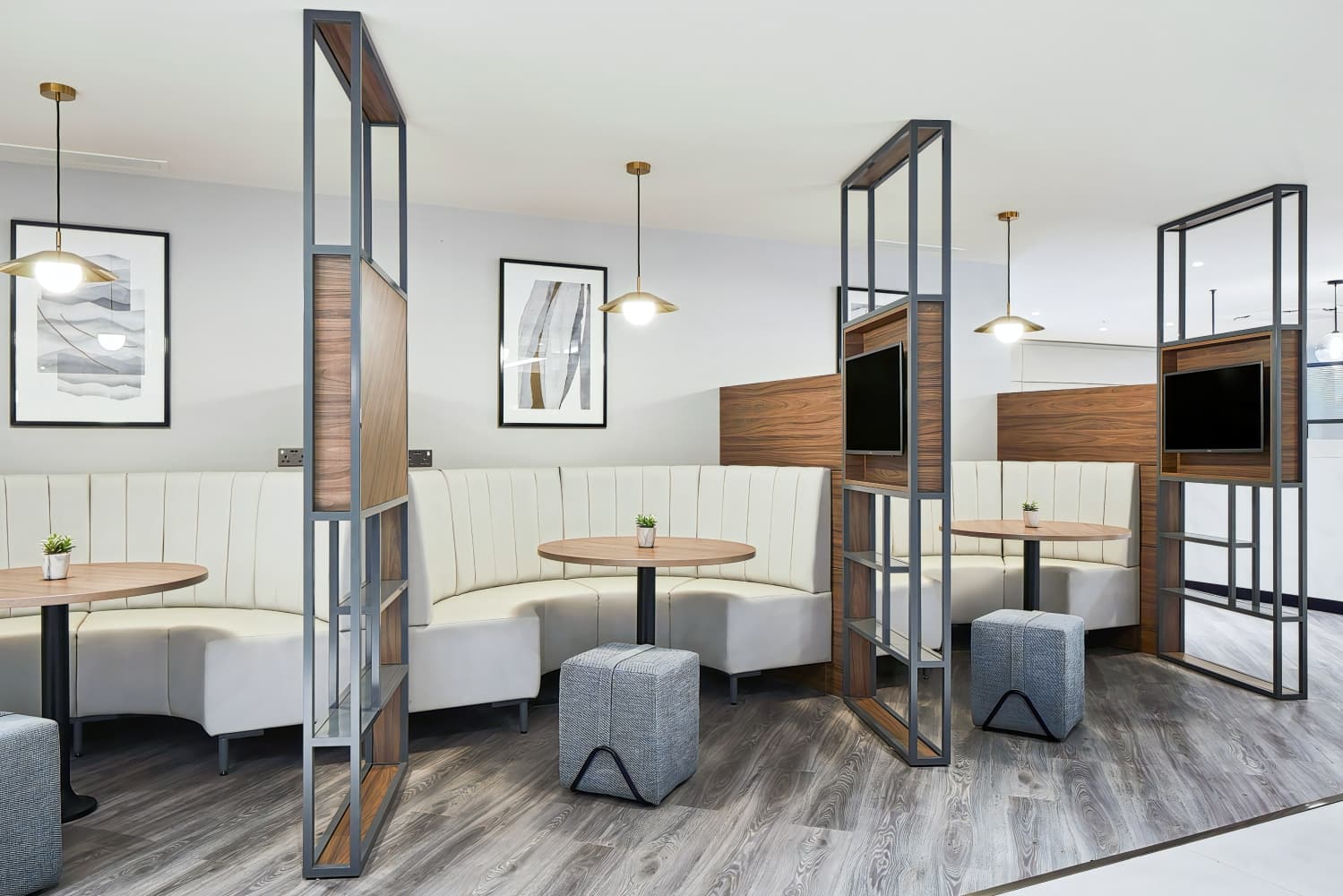 Courtyard by Marriott London Heathrow Airport