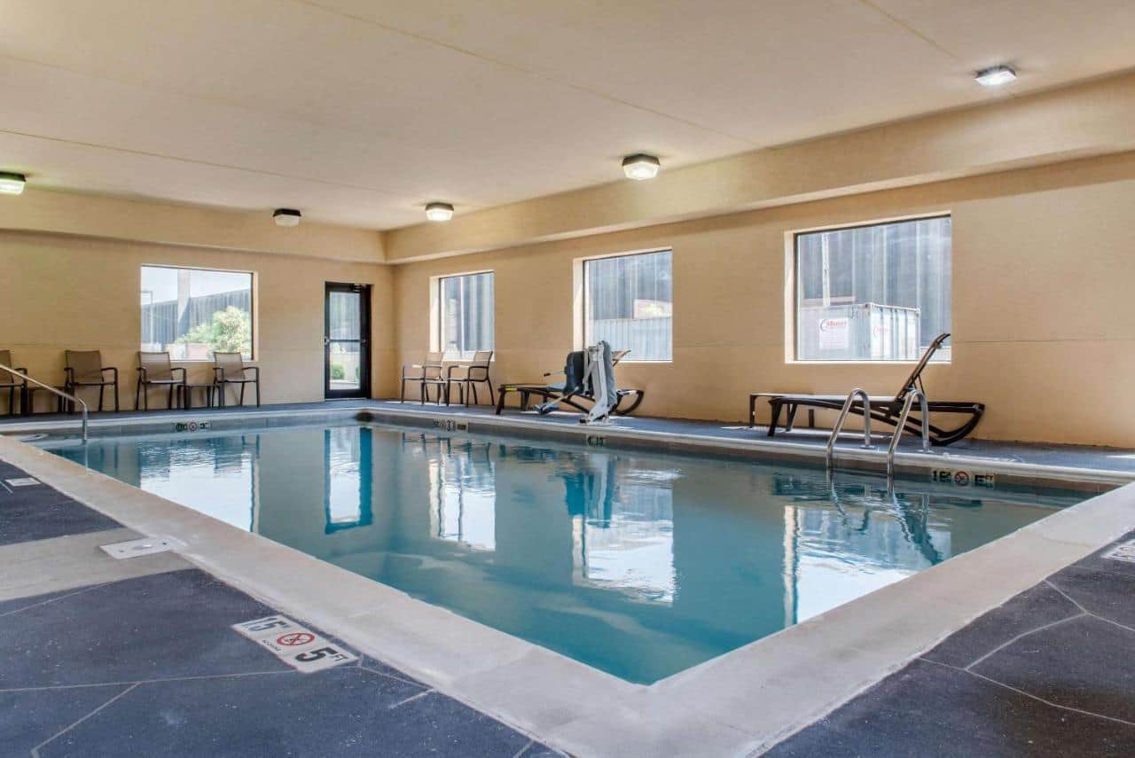 Comfort Suites Louisville Airport