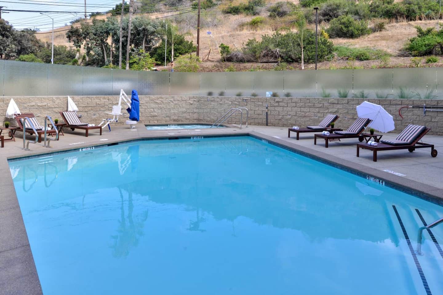 Holiday Inn Express & Suites San Diego - Mission Valley, an IHG Hotel
