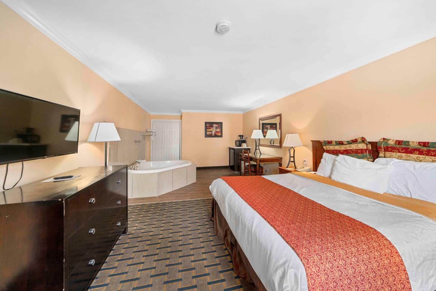 Lemon Tree Hotel and Suites