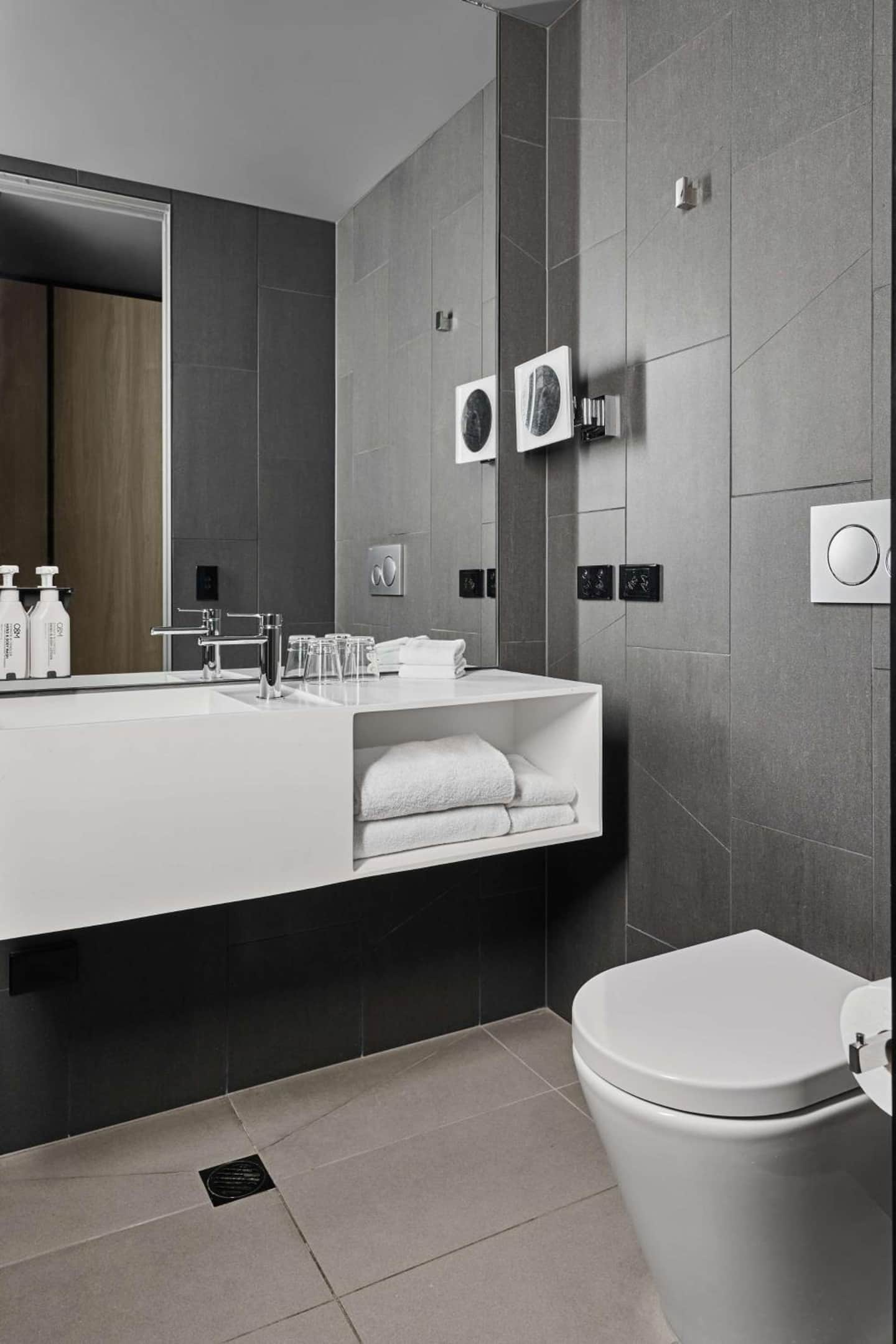 Vibe Hotel Melbourne Docklands