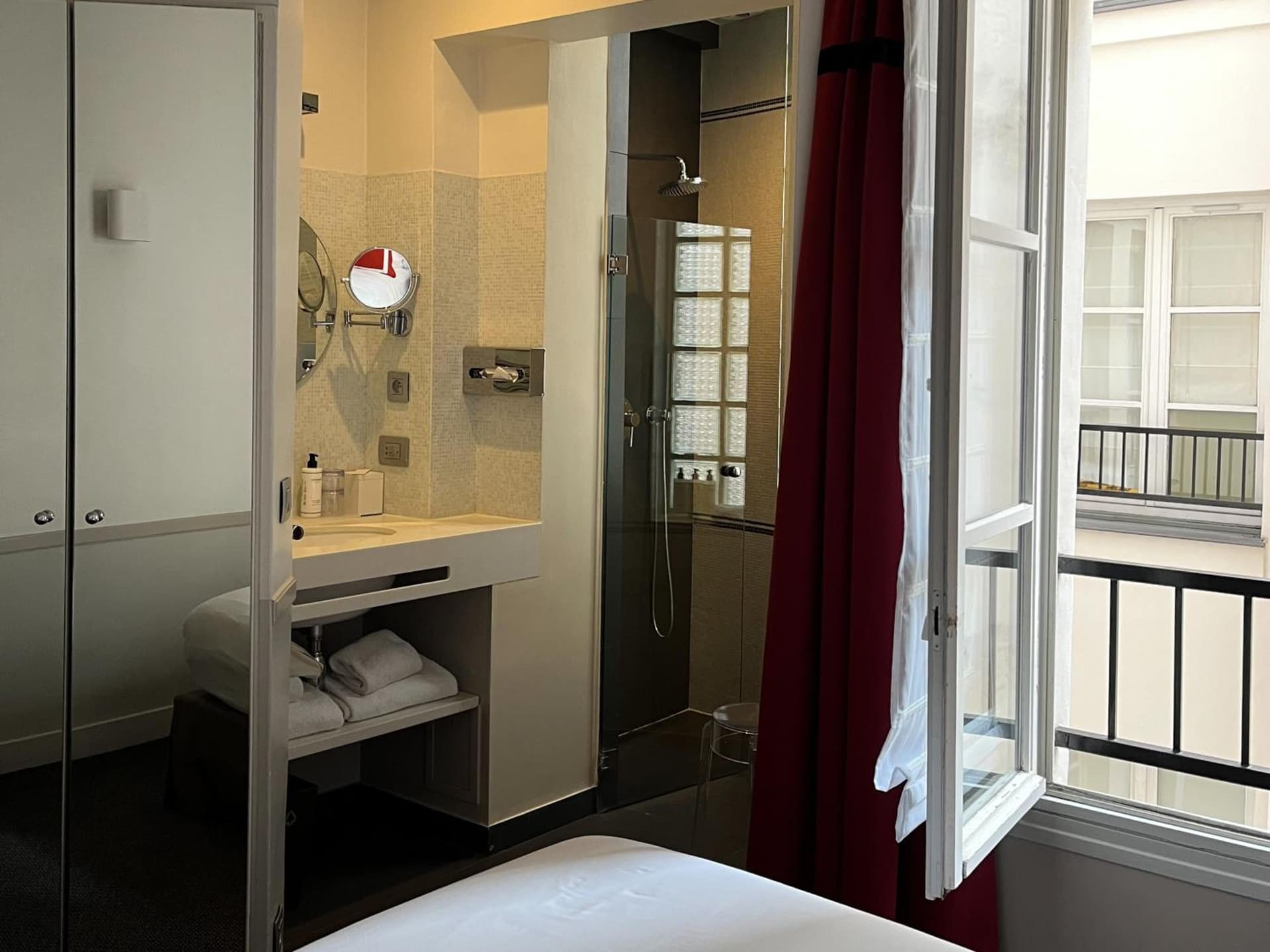 Hôtel de la Place du Louvre - Esprit de France