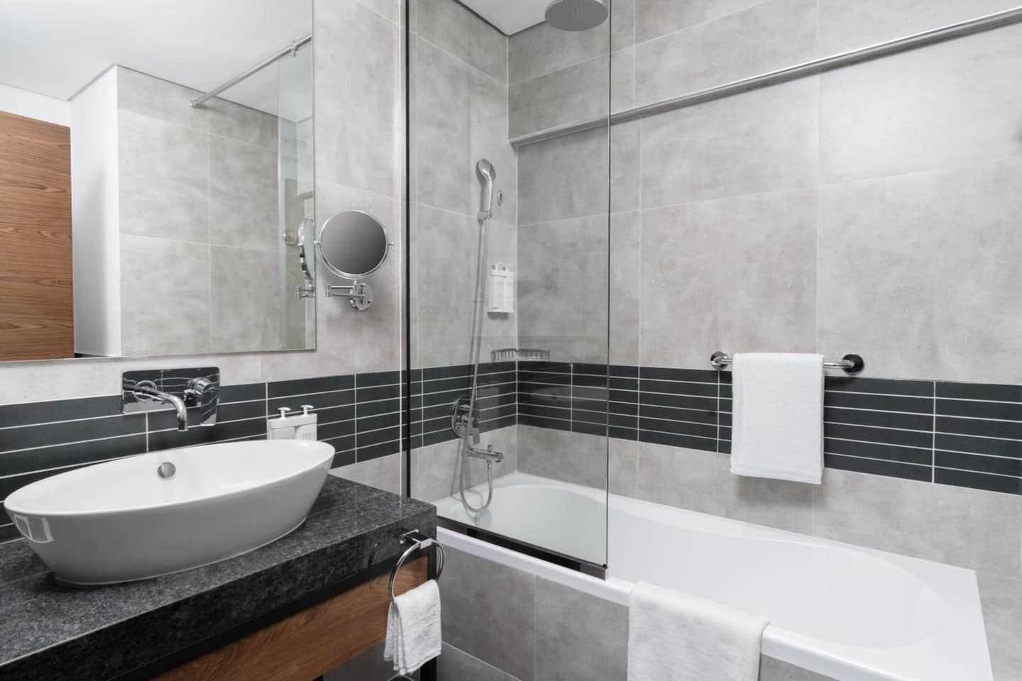 Holiday Inn Dubai Village Circle