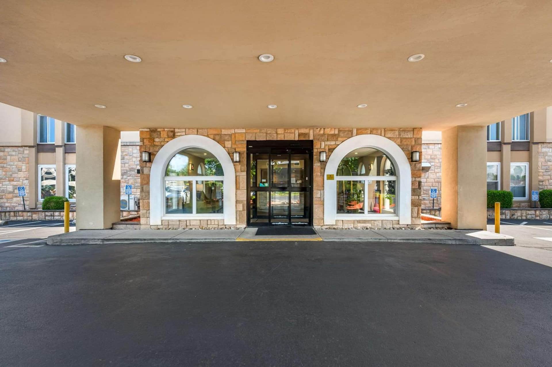 Comfort Inn & Suites East Hartford - Hartford