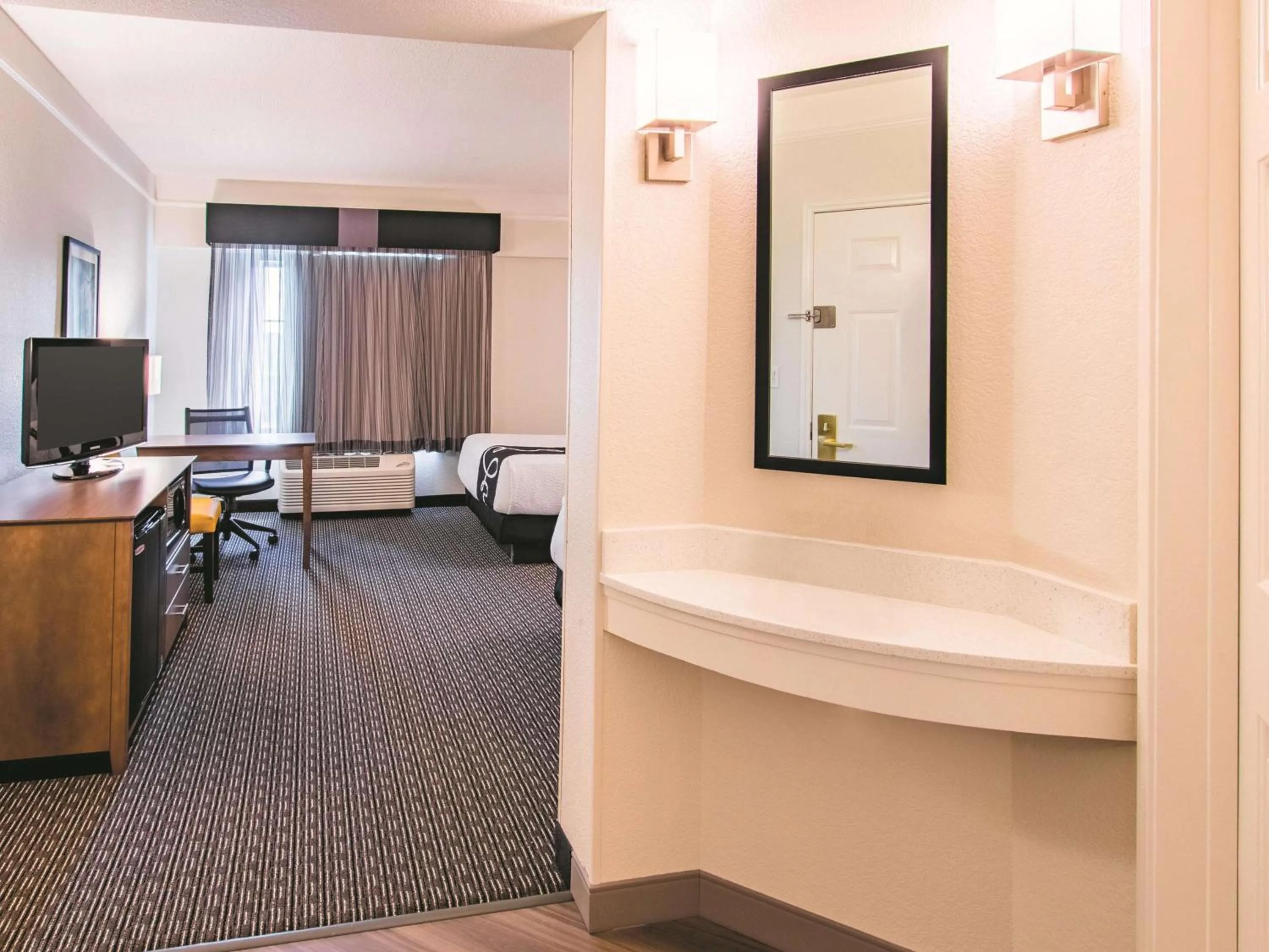 La Quinta by Wyndham Fort Worth City View