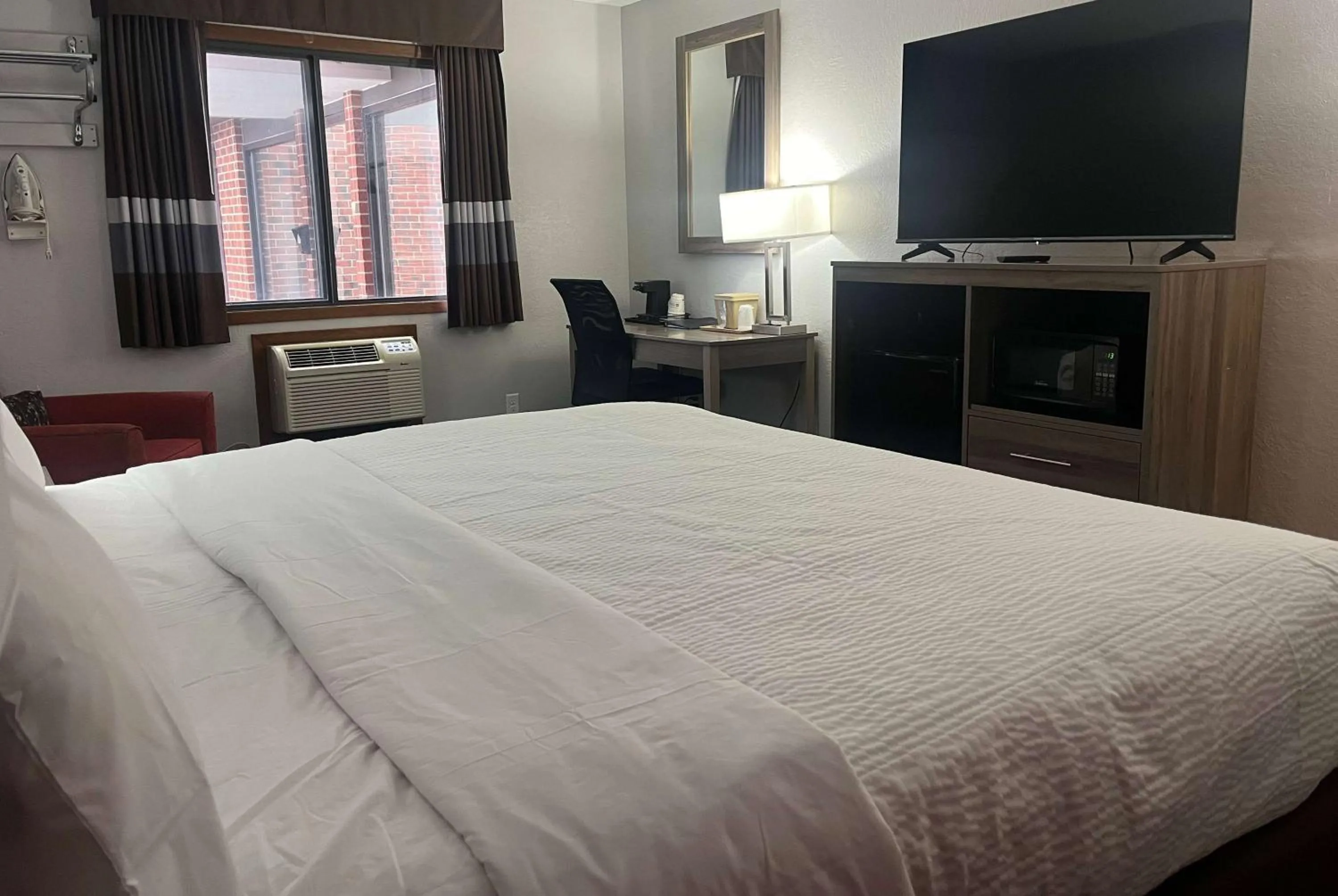 Ramada by Wyndham Cedar Rapids South