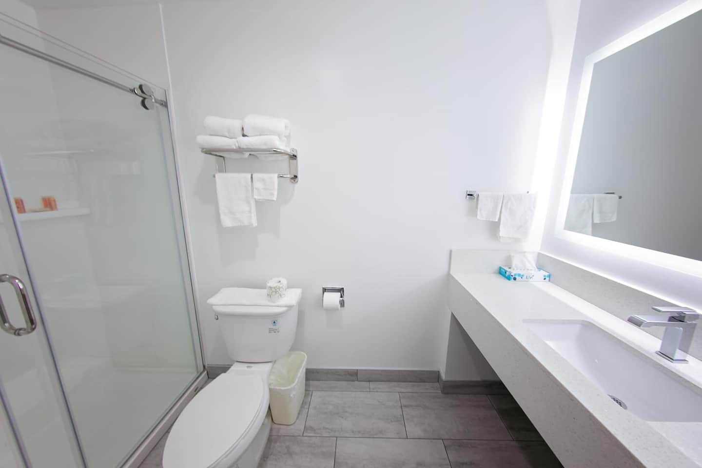 Travelodge Inn & Suites by Wyndham West Covina