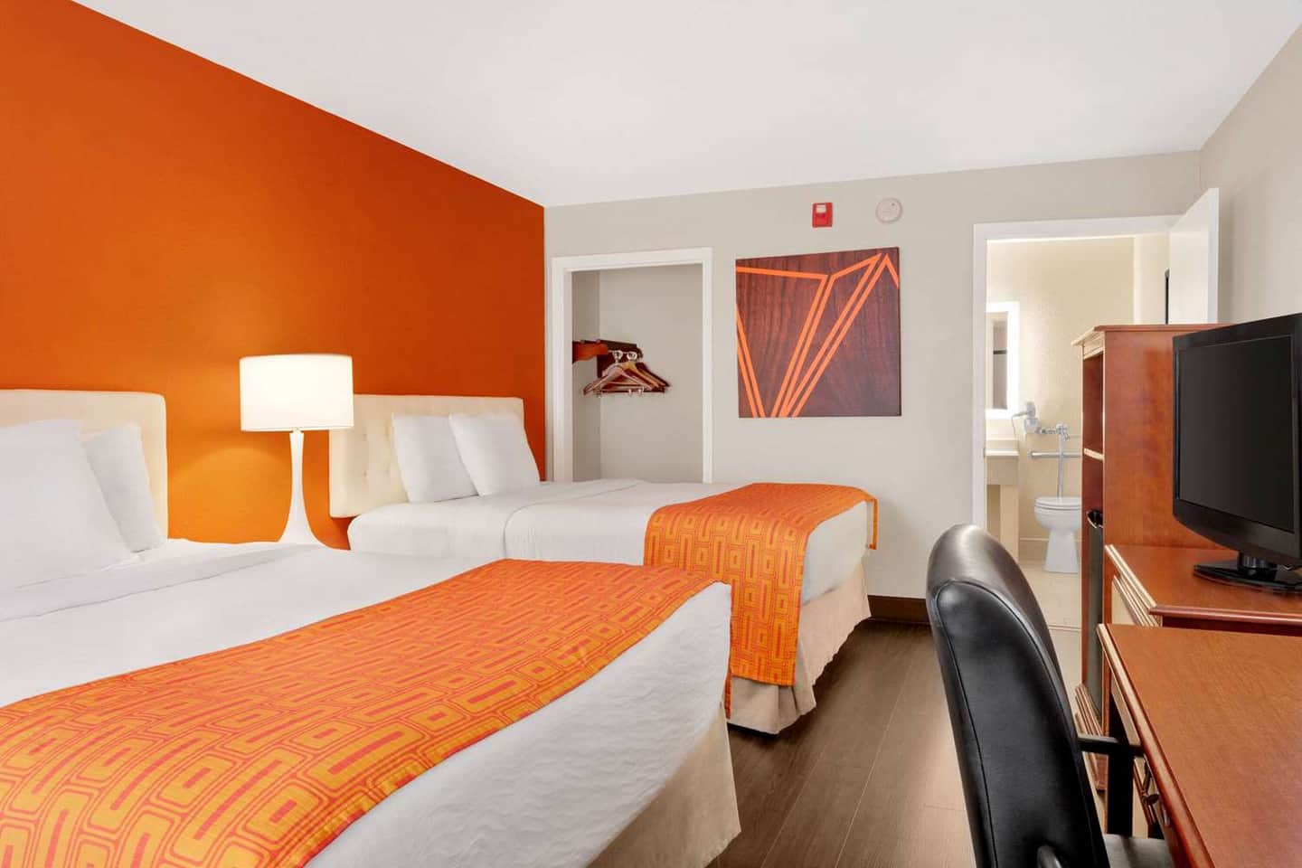 Howard Johnson by Wyndham Chattanooga Lookout Mountain I-24