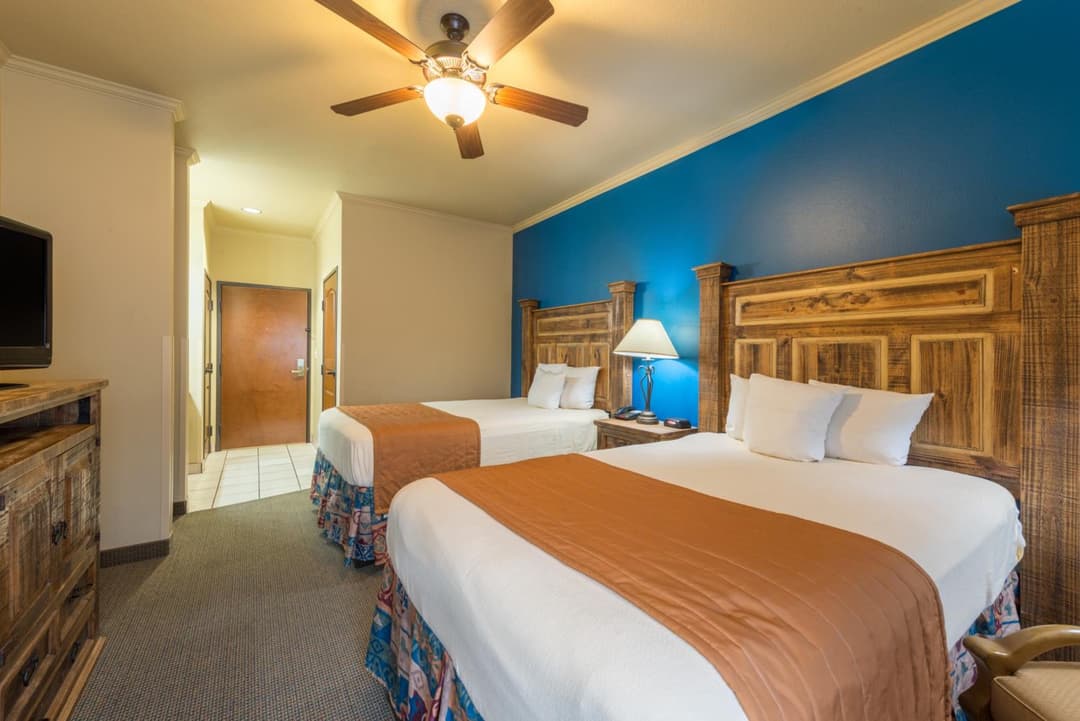 La Hacienda Inn near Alamodome & Riverwalk