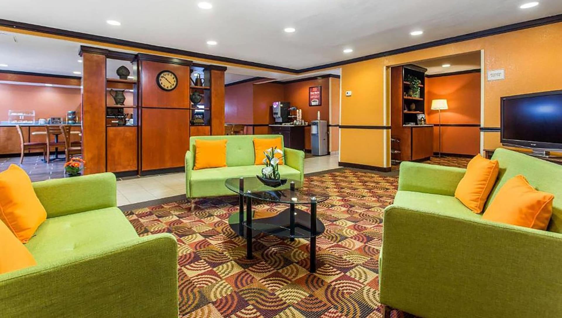 Studios and suites 4 less