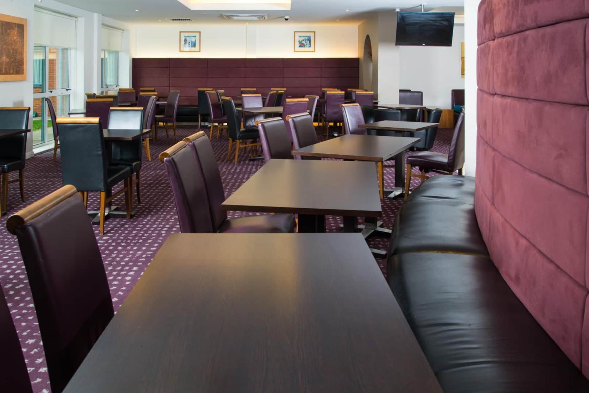 Holiday Inn Express - Bedford