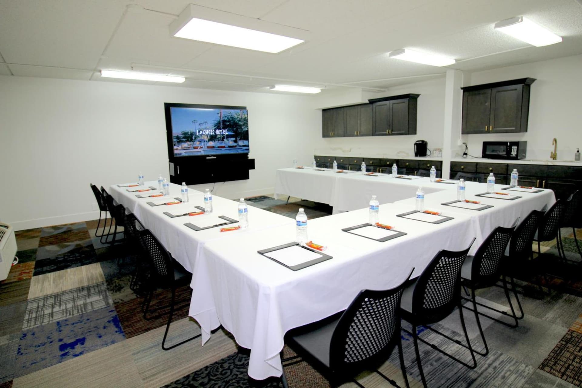 L3 Oasis Hotel