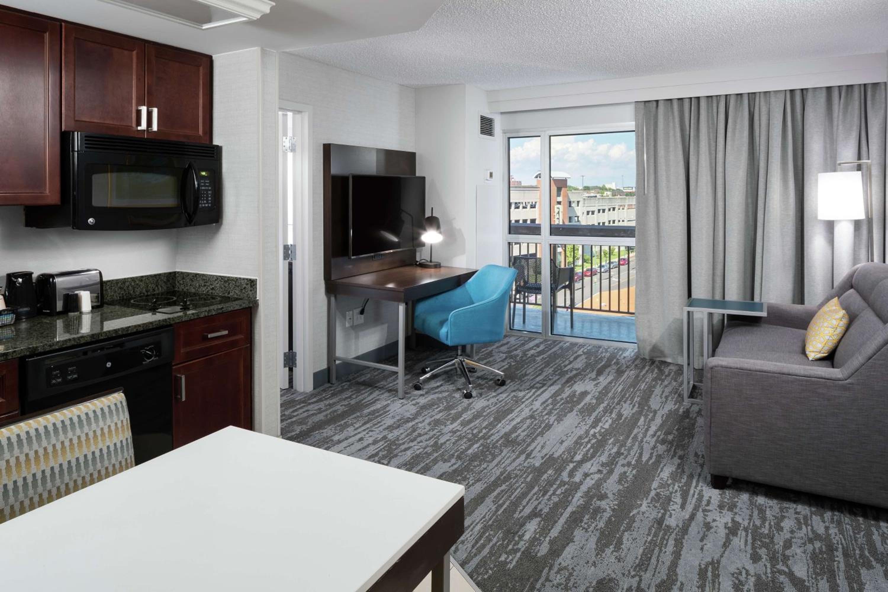 Hampton Inn & Suites Memphis at Beale Street