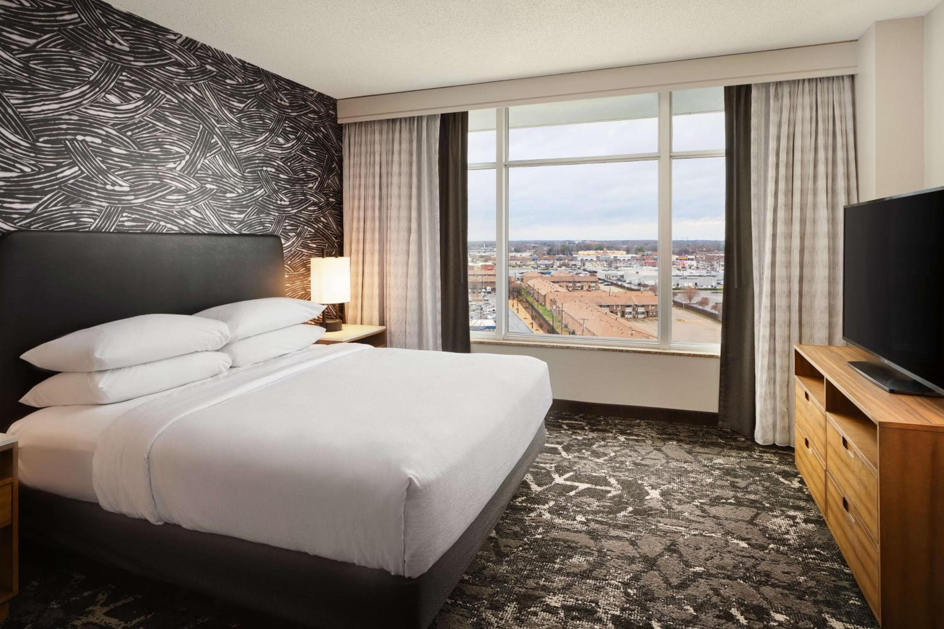 Embassy Suites by Hilton Hampton Convention Center