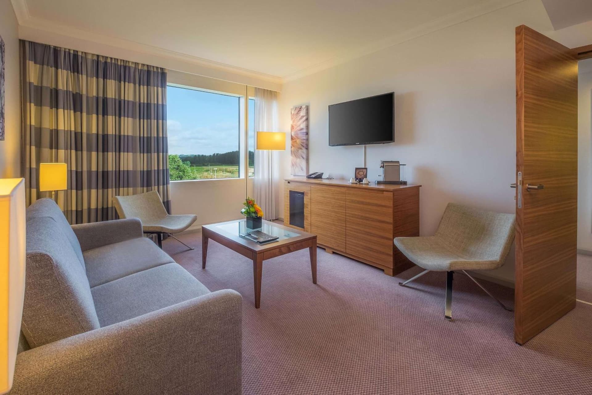 Hilton Reading