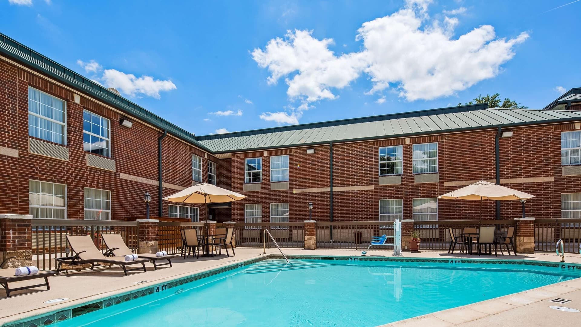 Landmark Hotel Dallas - Addison