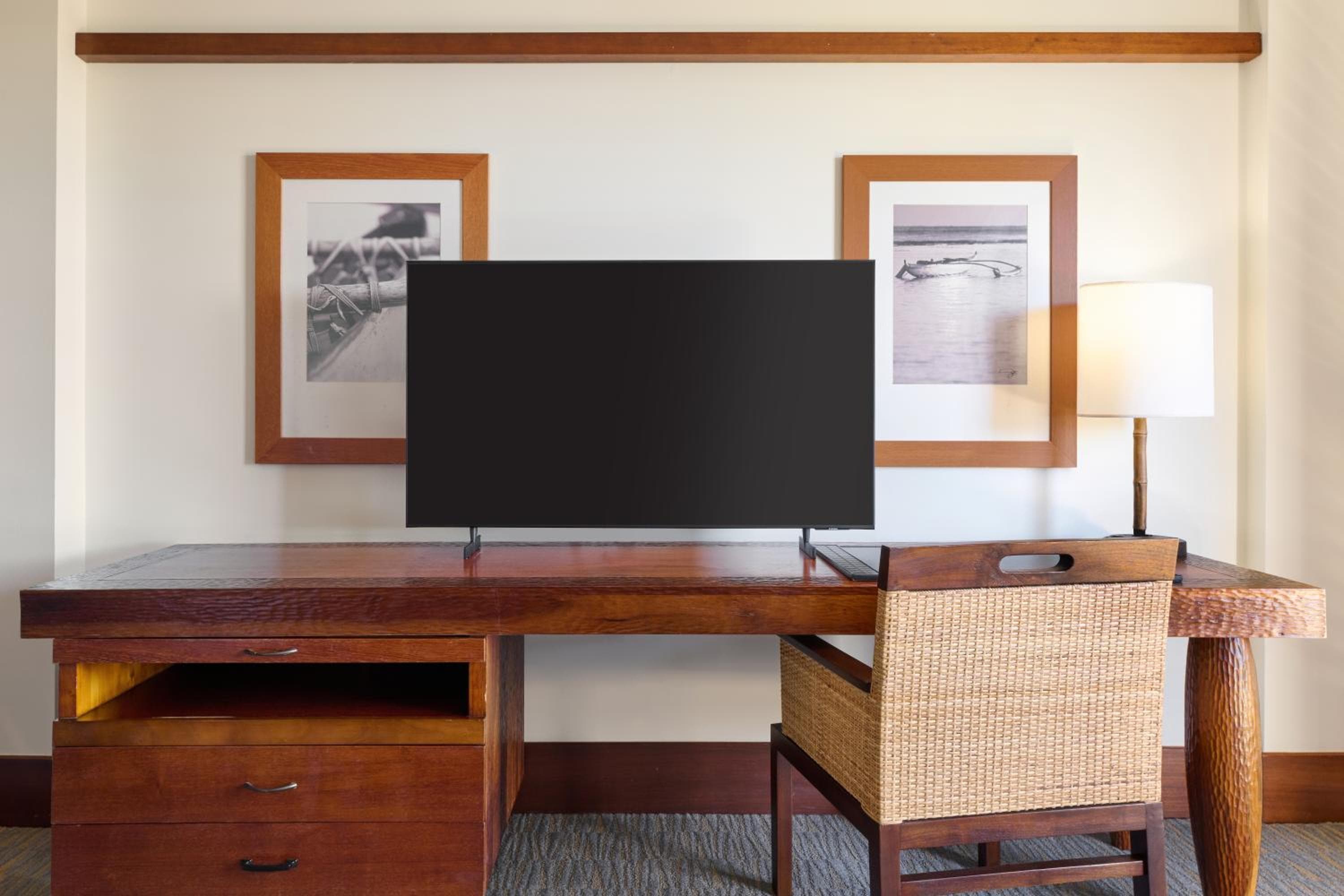 Royal Lahaina Resort & Bungalows