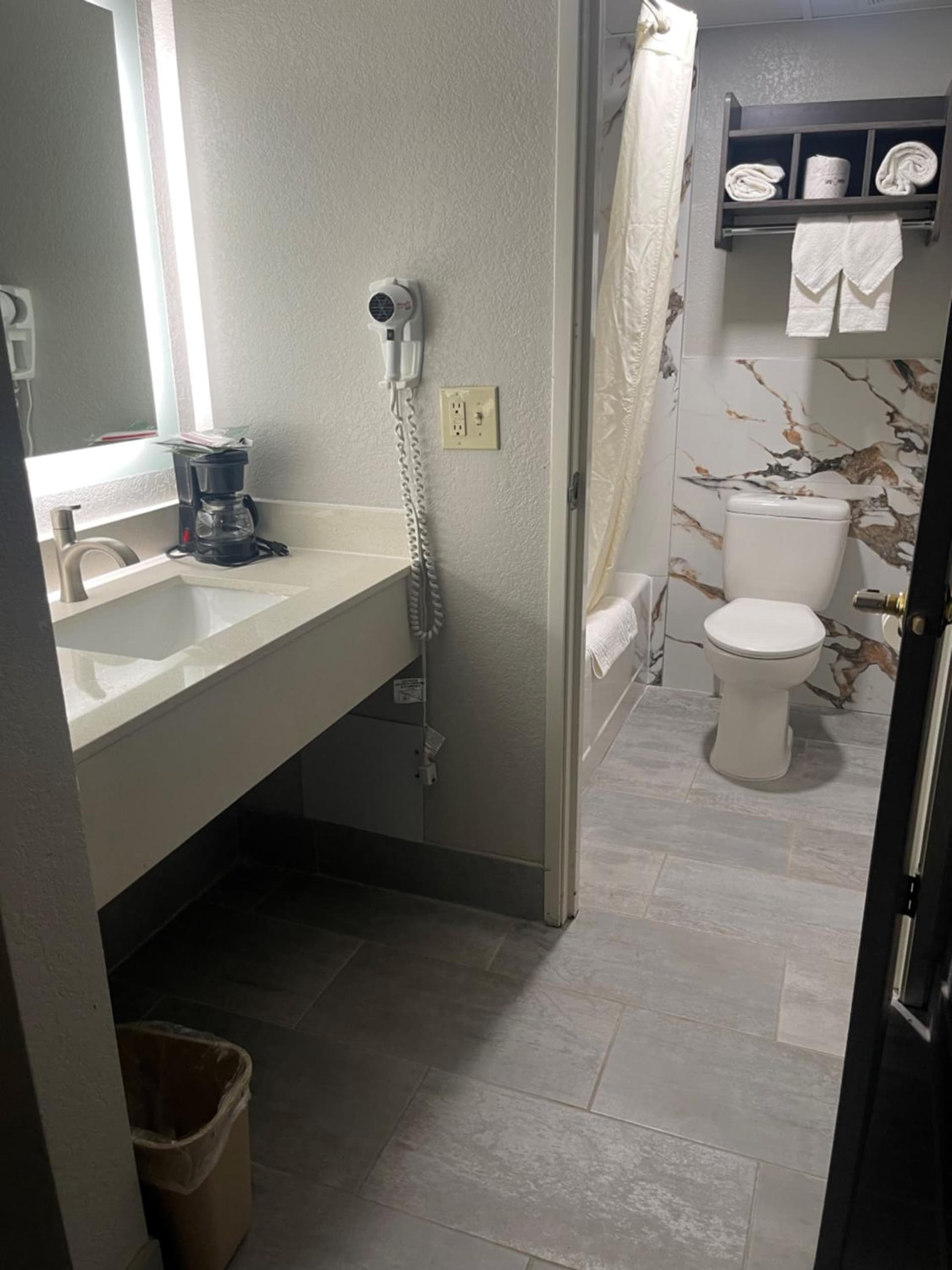 HomeTown Inn and Suites Belle Plaine