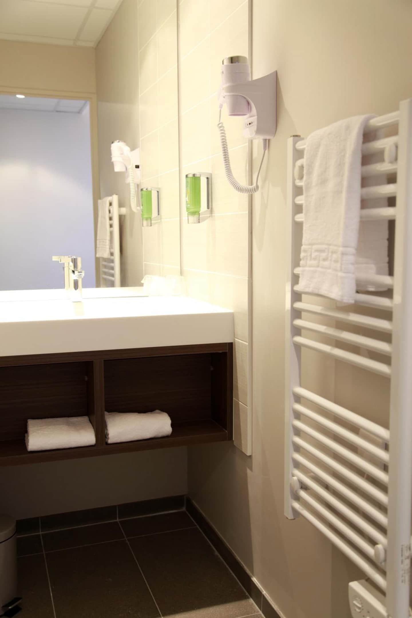 Brit Hotel Vannes - Theix Golfe du Morbihan